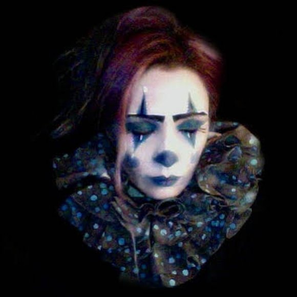 Meet your Posher, Miss Anita - Picture 3 of 11